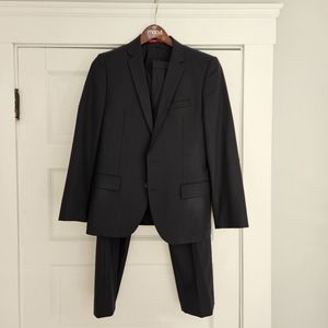 Hugo Boss dark blue navy wool suit men's size 38S blazer and pants